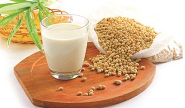 Bà bầu có nên uống sữa đậu nành không? phu nu mang thai co nen uong sua dau nanh